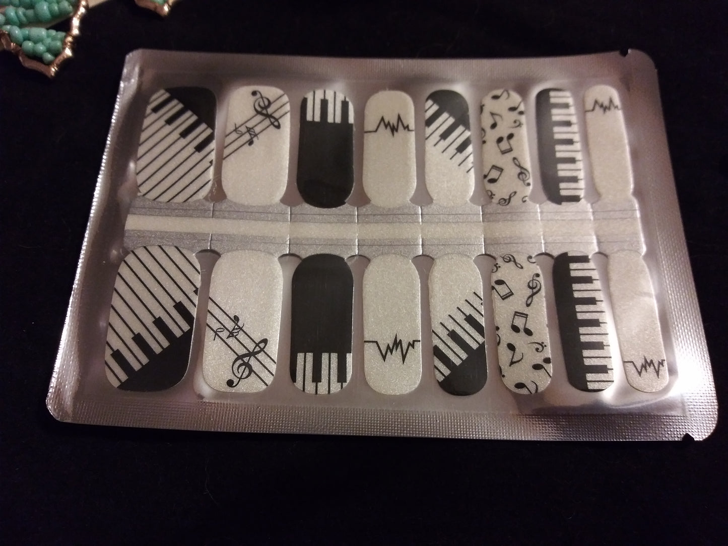 Musical Attraction – Nail Polish Strips