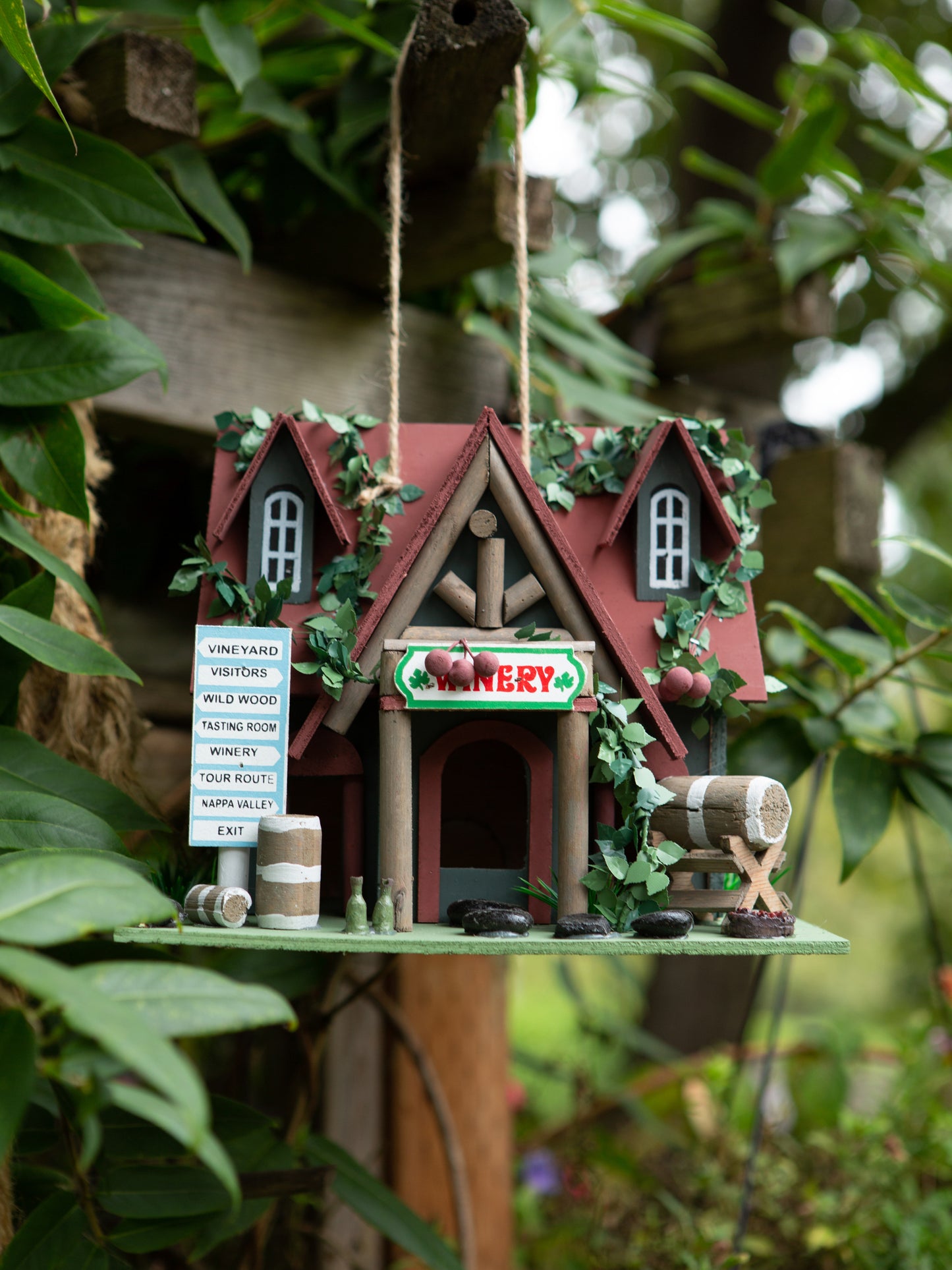 COTTAGE WINERY BIRDHOUSE