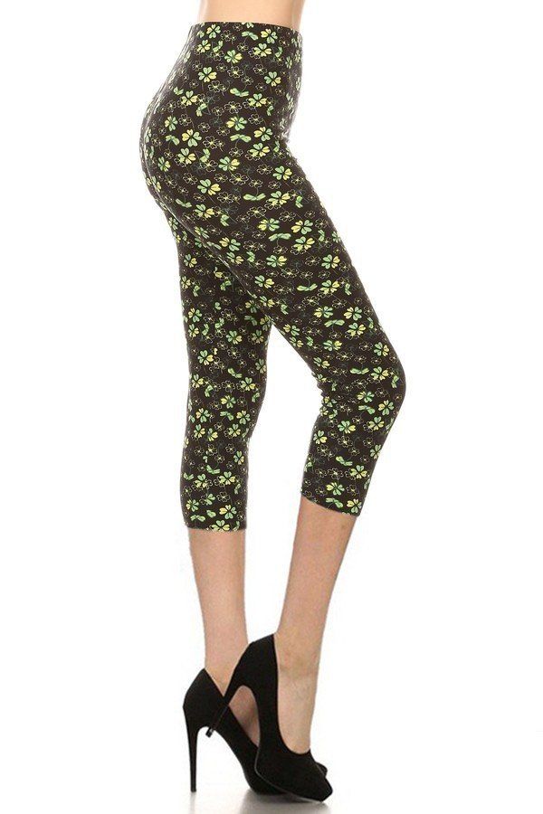 Clover Print High Rise Fitted Capri Leggings