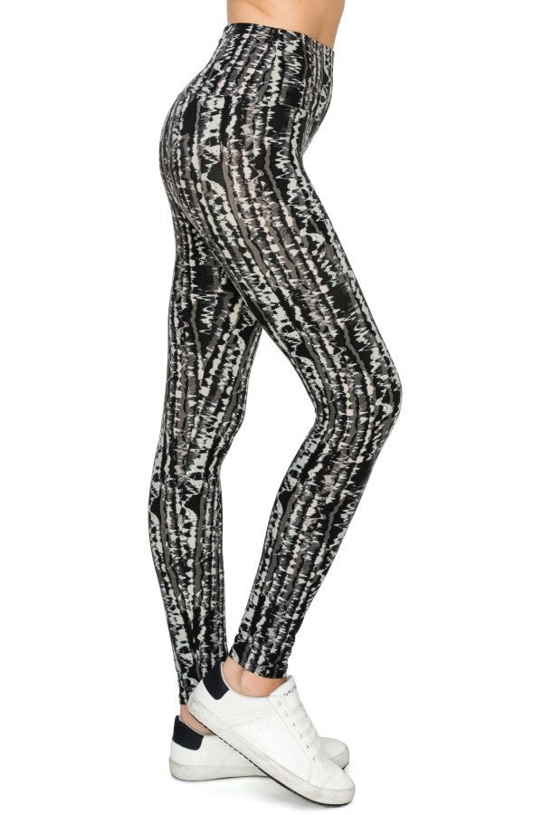 Black and White Yoga Style Knit Leggings