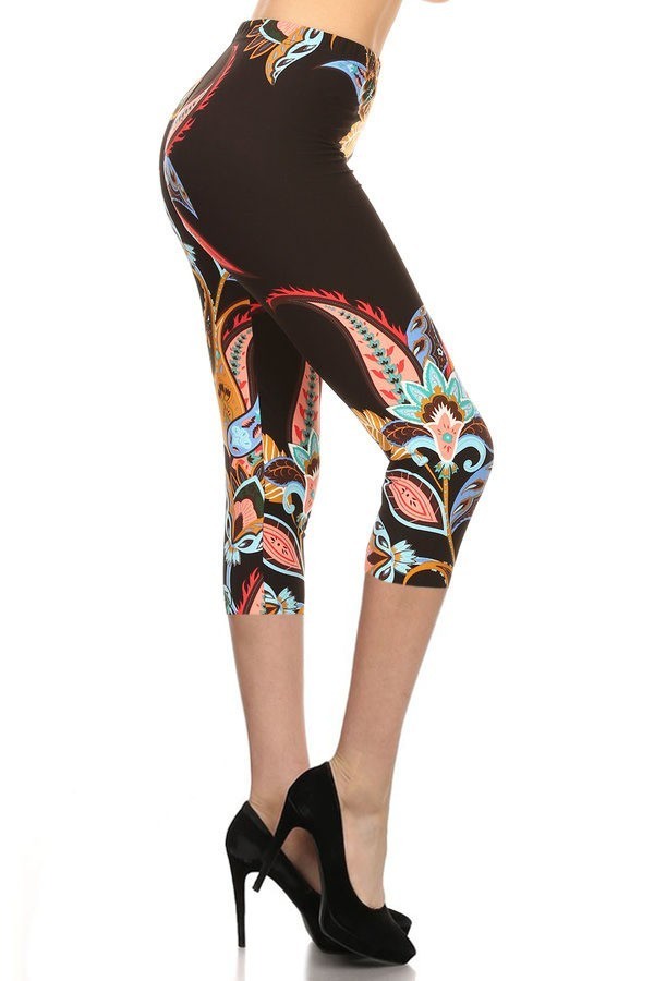 Paisley Floral Pattern Print Lined Knit Capri Leggings