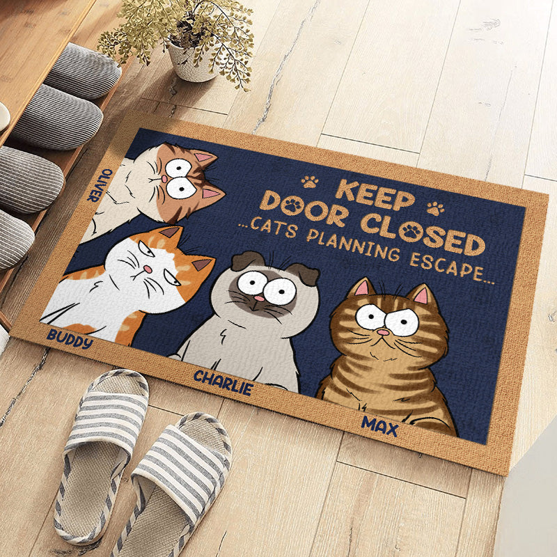 Keep door closed - Cats/Dogs/Pets planning escape Personalized Gift