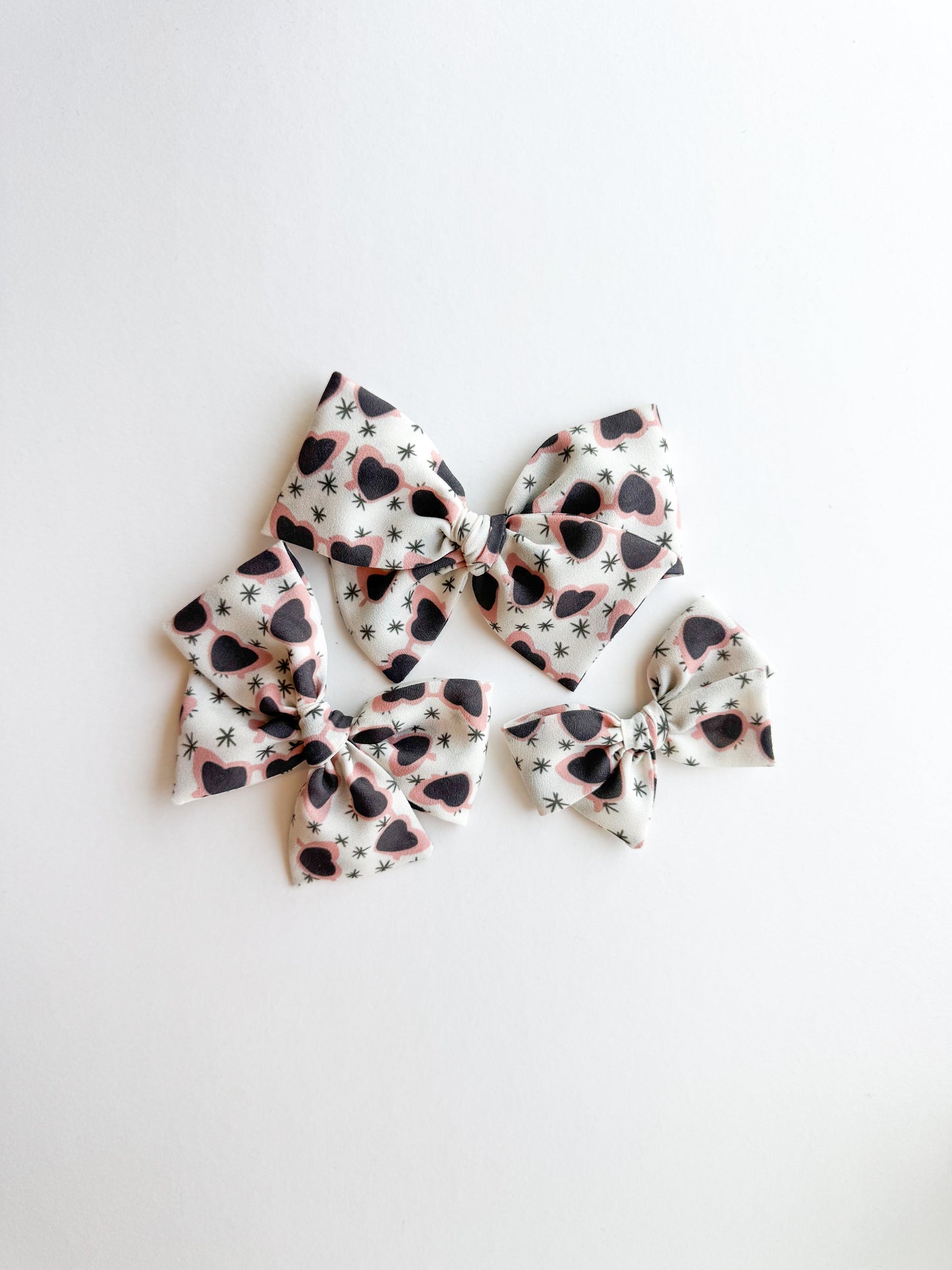 Heart Sunnies Pinwheel Bow